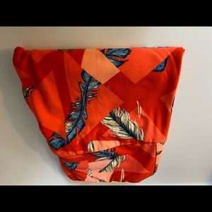 LulaRoe TC leggings coral/pink and feathers